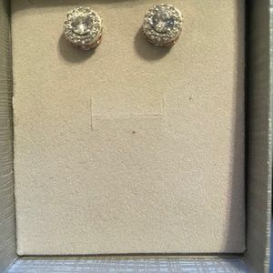 White sapphire with 18k rose gold plated stud earrings.